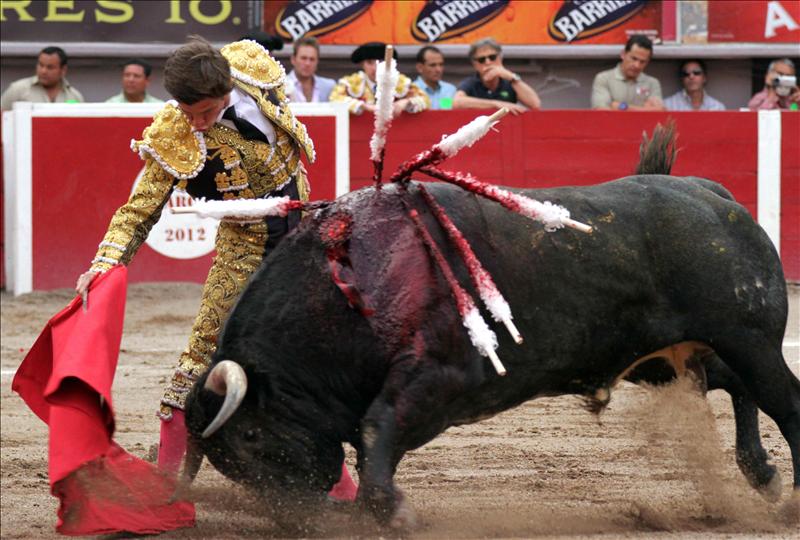 Desbarajuste Feriante – Pinchazos y Pies Torcidos. Quinta de Feria 2012. Crónica de Feria (II)