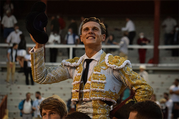 Adrien Salenc triunfa con un “pedraza” de vuelta al ruedo en Bayona (Francia)