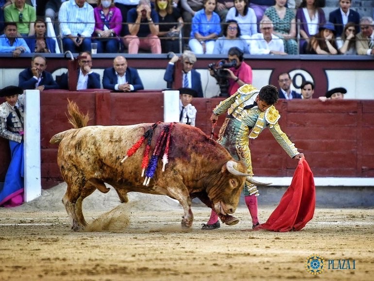 Feria de San Isidro: Leo Valadez deja credenciales y Escribano las pierde con un toro de lío en Madrid.