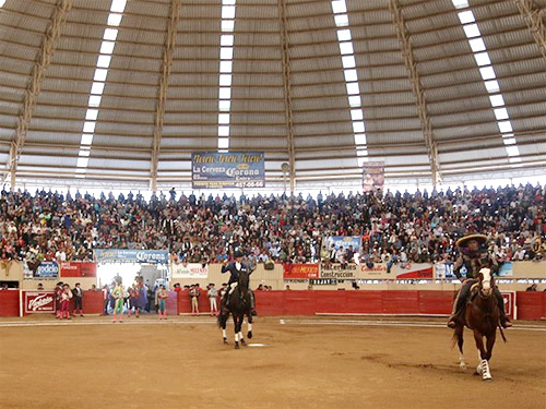 Andy Cartagena, Sergio Flores e Isaac Fonseca abren la Feria Taurina de Moroleón.