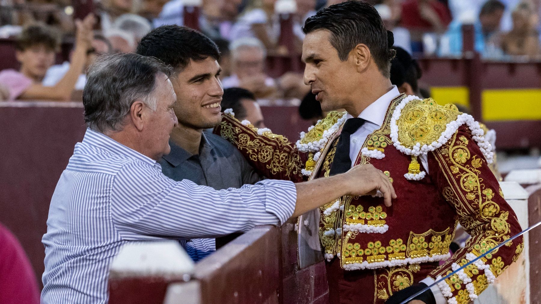 Las lamentables críticas a Carlos Alcaraz por acudir a una corrida de toros en Murcia.