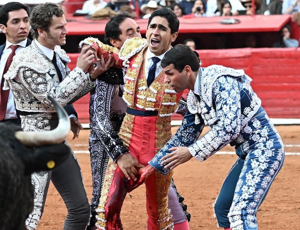 Crónica: Héctor Gutiérrez hizo el toreo verdad en la Plaza México y lo pagó con sangre.