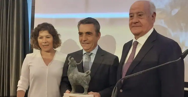 El Hotel Colón premia a Morante y Victorino Martín: «La corrida brilló porque los toreros eran especialistas»