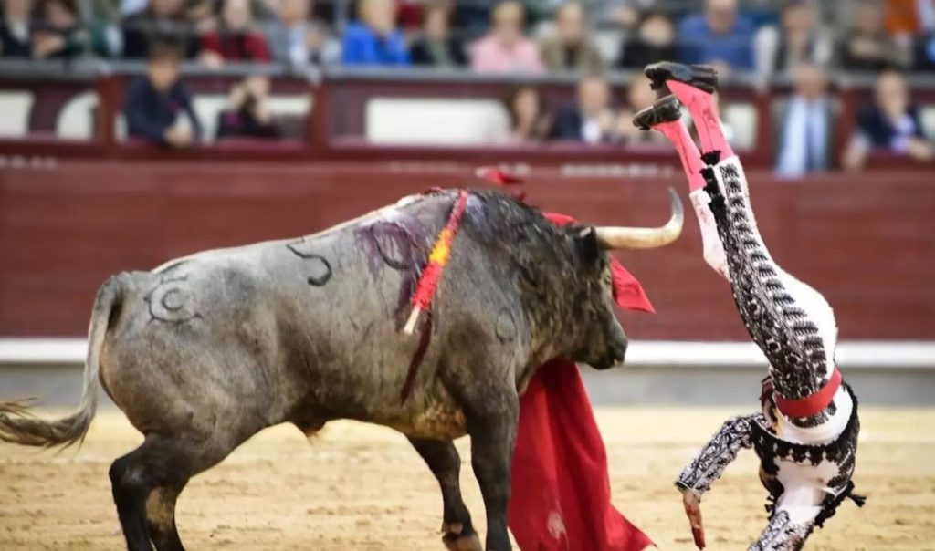 Feria de San Isidro: La quinta y Emilio de Justo, el toreo a cara de perro.