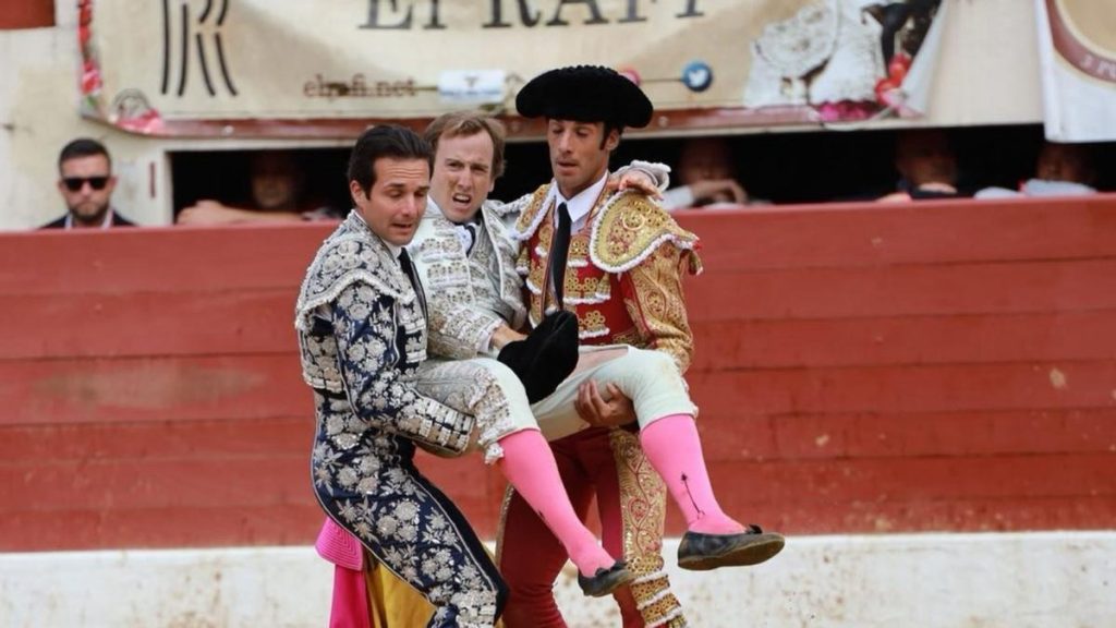 El torero Román Collado evoluciona favorablemente y podría volver en breve a España.
