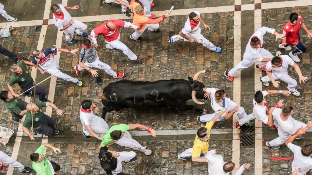 Las ubicaciones de los balcones de San Fermín y qué incluye el precio de la entrada.