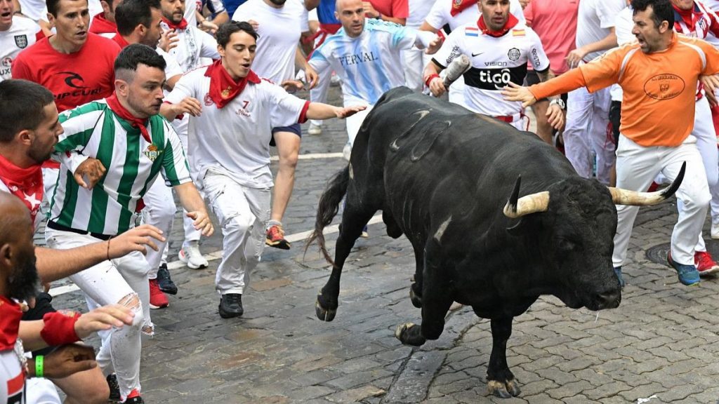 Cebada Gago, emoción asegurada en el segundo encierro de San Fermín tras su peligrosa carrera de 2023.