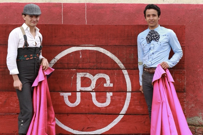 Tientan novilleros en la ganadería de Raúl Cervantes, previo a su compromiso en la Plaza Mexico.