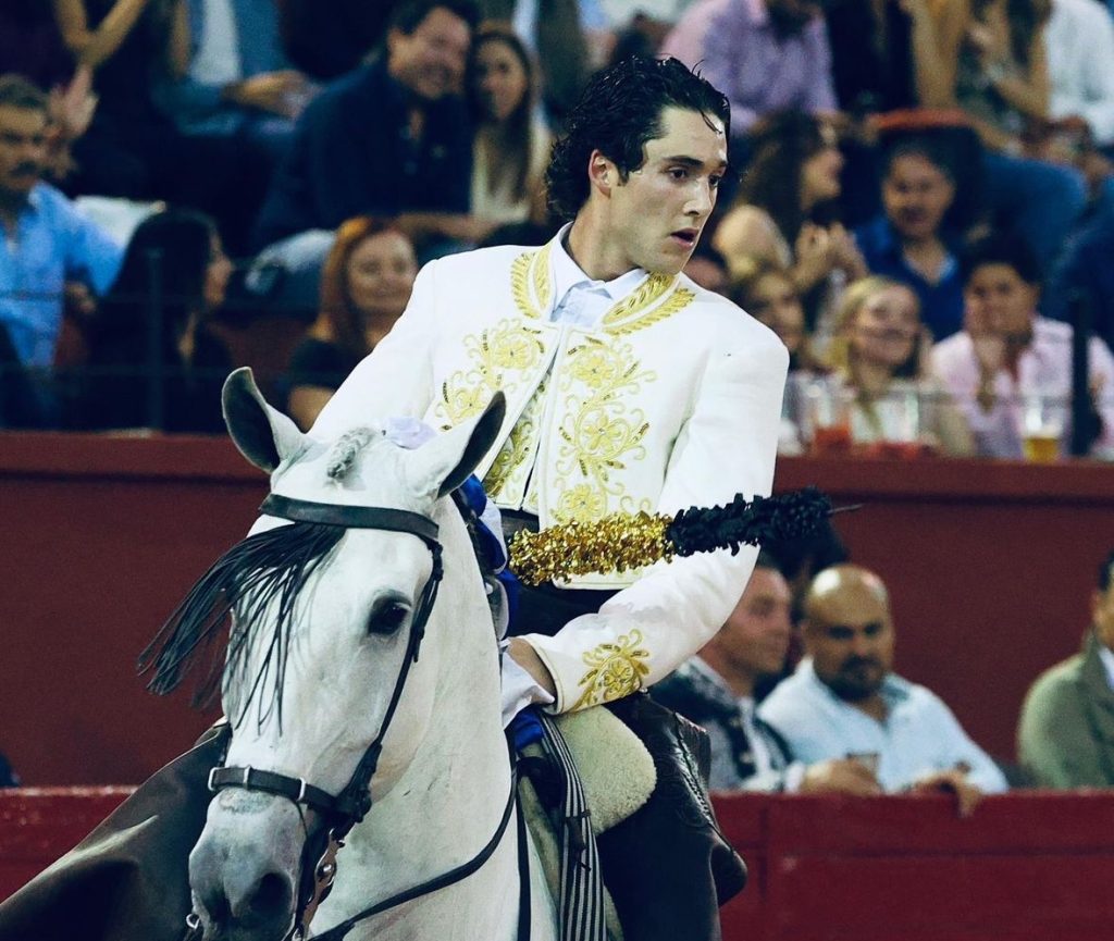 Gran noche de rejoneo en el broche de la feria de San Luis Potosí.