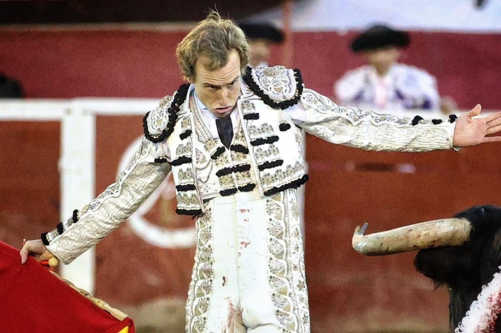 Feria de Pachuca 2024: Los toros de Arroyo Hondo frustran otra tarde fría y sin triunfos.