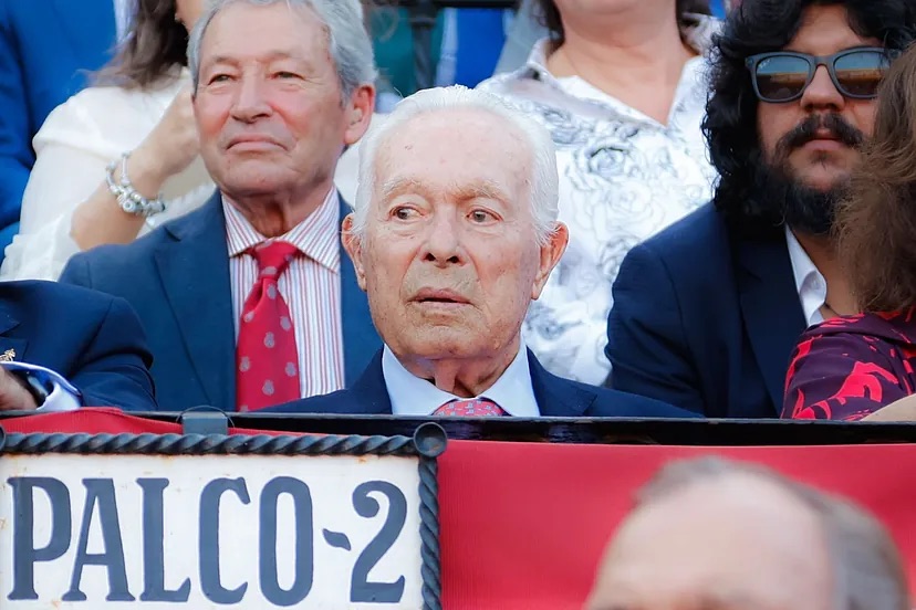 Éxito artístico y organizativo del festival en homenaje a Curro Romero en Sevilla.