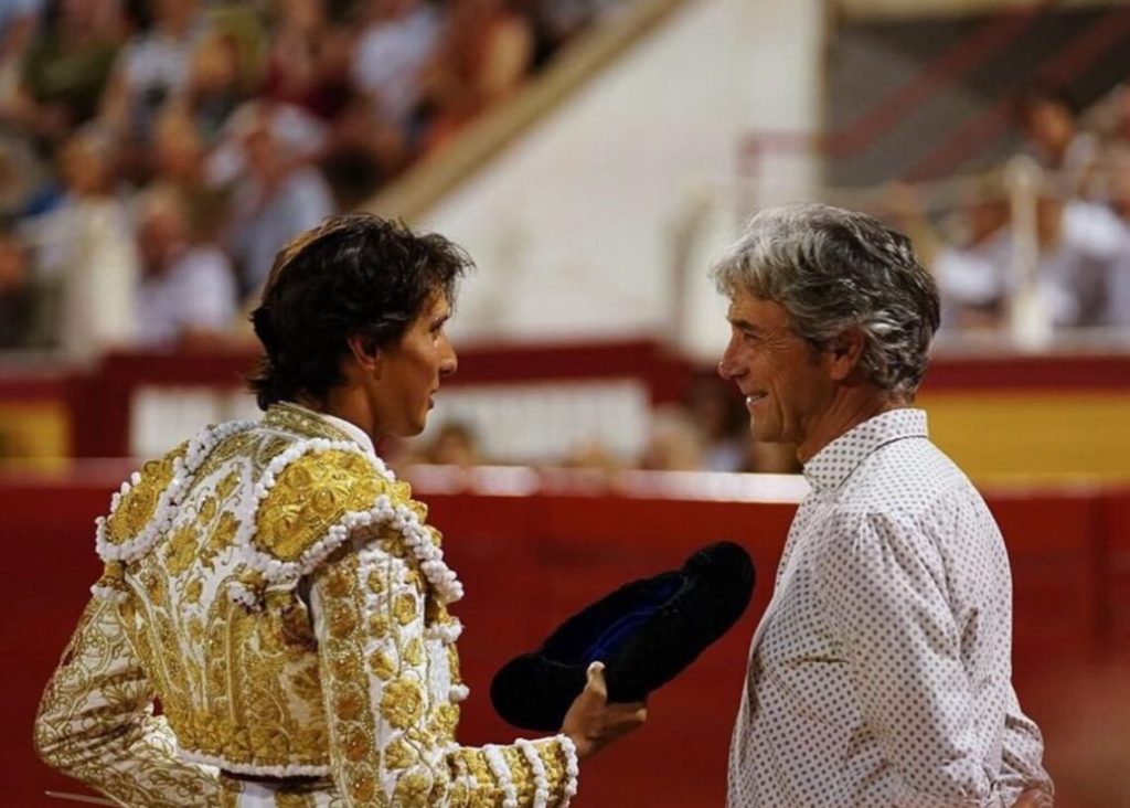 Roca Rey rompe con Roberto Domínguez.