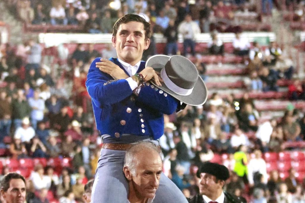 Crónica: Guillermo Hermoso de Mendoza conquista la Plaza México.