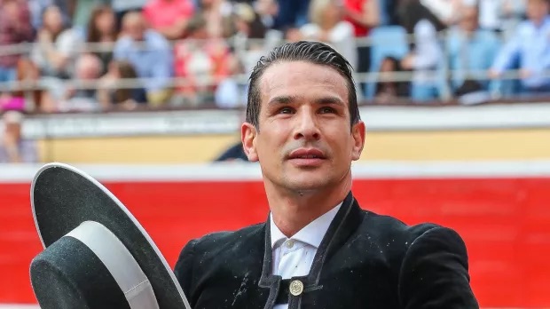 Jose Mari Manzanares da un paso al frente por las víctimas de la DANA.