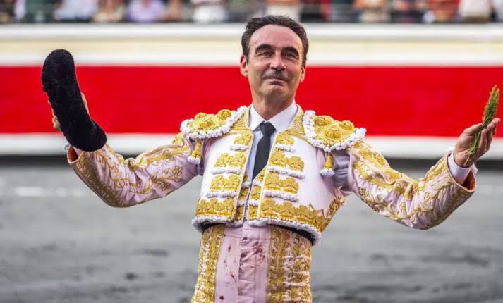 Viene Ponce a despedirse de los regios.