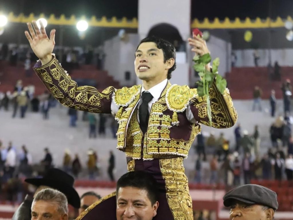 Isaac Fonseca eclipsa la despedida de Enrique Ponce en Pachuca.