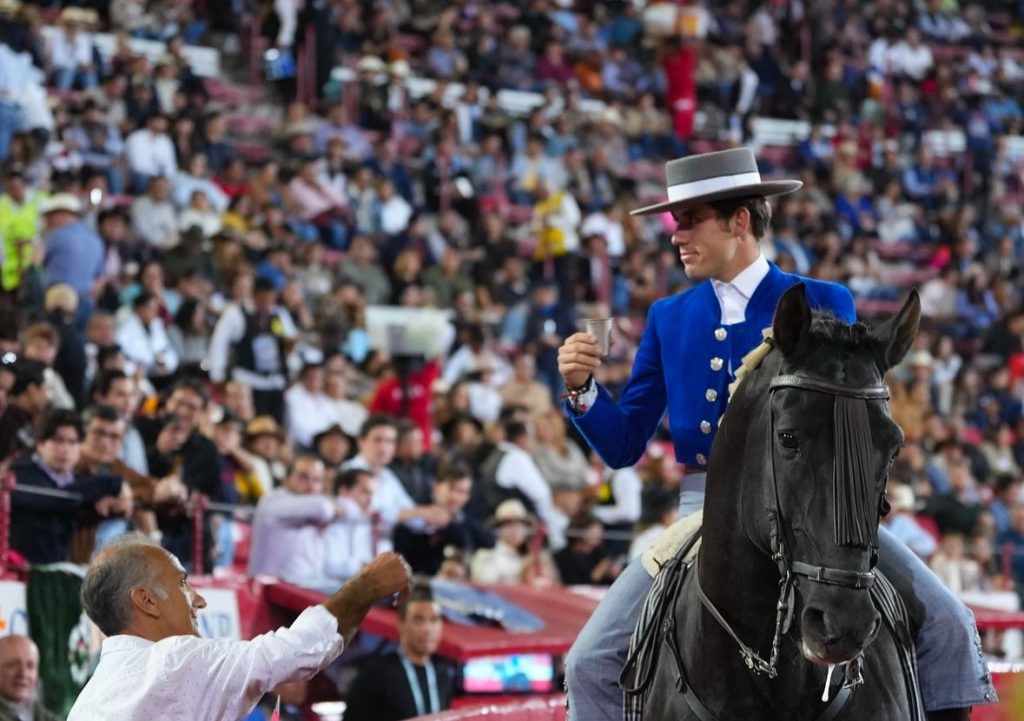 Anuncian a Guillermo Hermoso de Mendoza en la Corrida Navideña de Apizaco.
