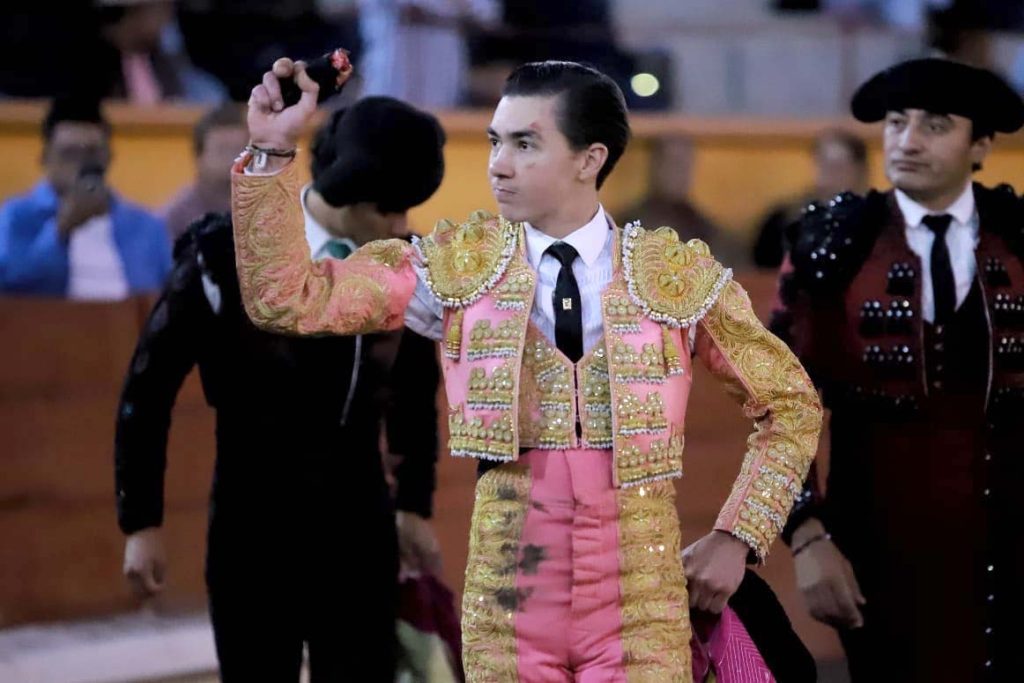 Bruno Aloi corta una oreja de peso en Apizaco. Puerta Grande para Cartagena.