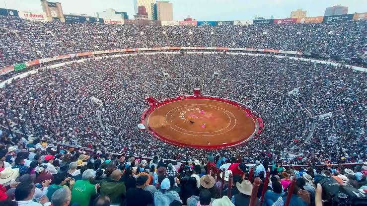 Piden taurinos a diputados no prohibir corridas de toros en CDMX.