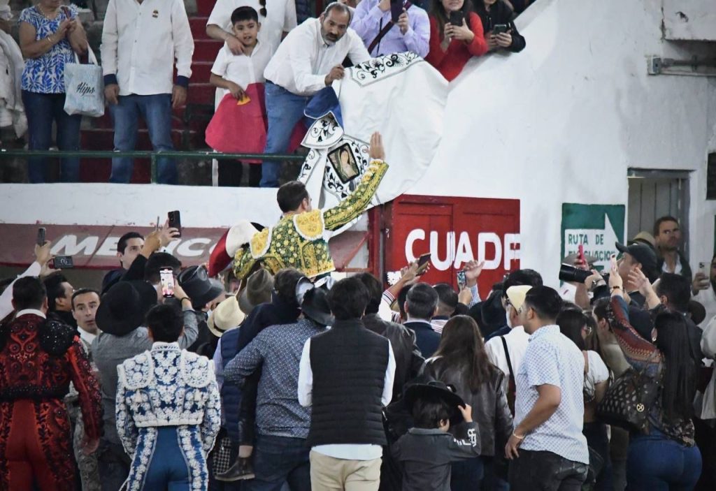 Crónica: Enrique&nbsp;Ponce se revindica con Guadalajara en su despedida.