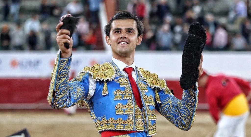 Corrida de la Luces: Noche de expectación y decepción en Guadalajara.