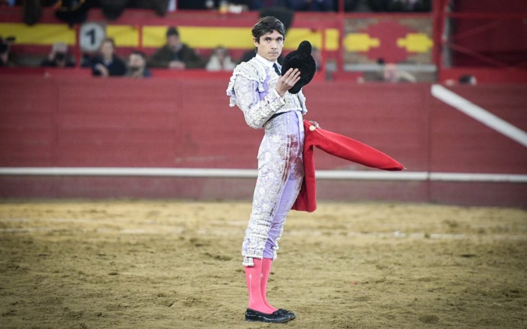 Rotundo Castella, a hombros con Ventura en Valdemorillo.