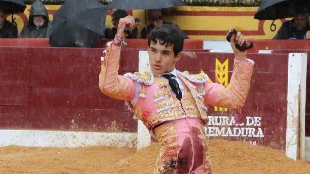 Olivenza: Cumbre Tomás Bastos en el debut de Olga Casado.