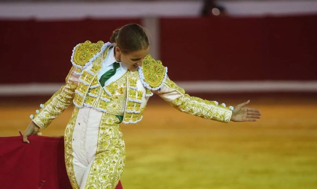 El toreo se viste de morado en La México.