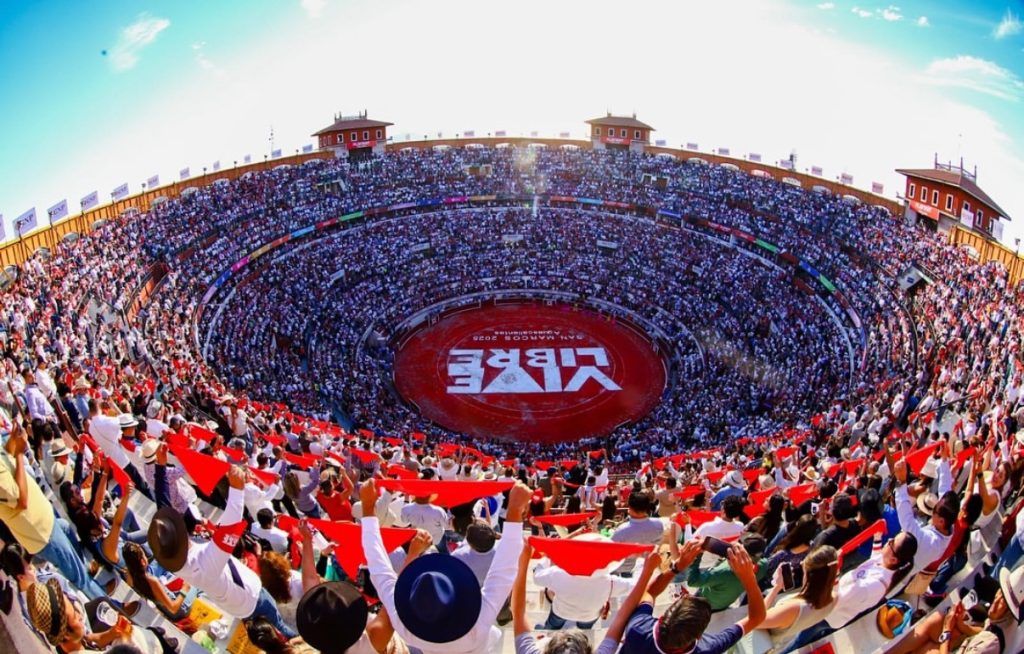 La Fiesta Está Viva: Triunfo la Libertad.