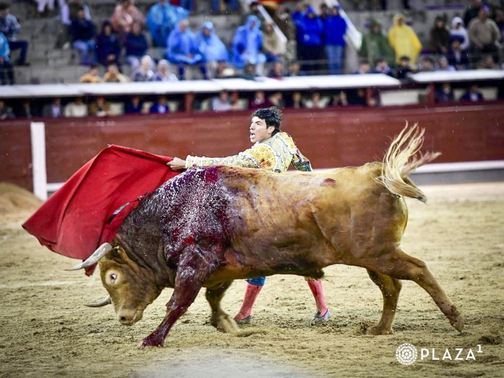 Feria de San Isidro: Oreja a la entrega de Fonseca.