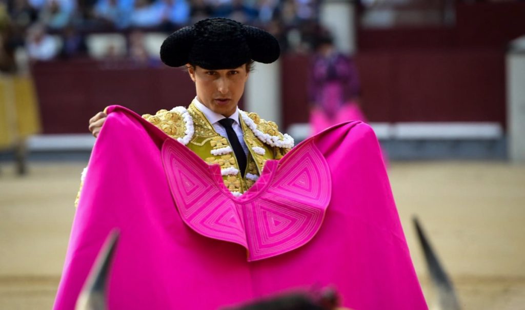 A Roca Rey le meriendan su tarde y su corrida: Victoriano del Río se sale del mapa en Las Ventas; Tomás Rufo y su izquierda, casi.