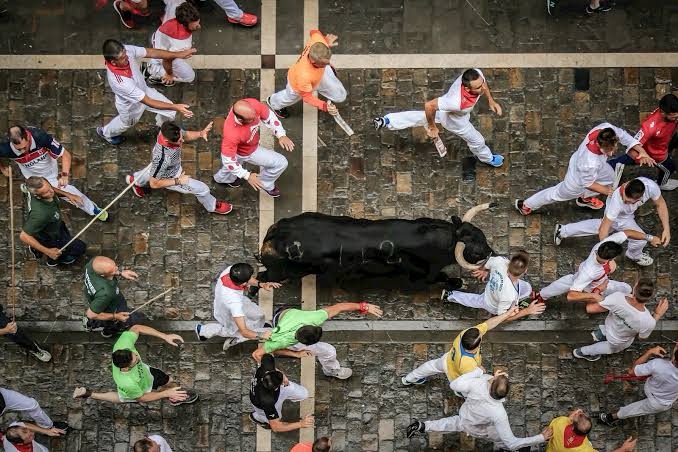 San Fermín 2025: Cartel de Toros y Encierros.