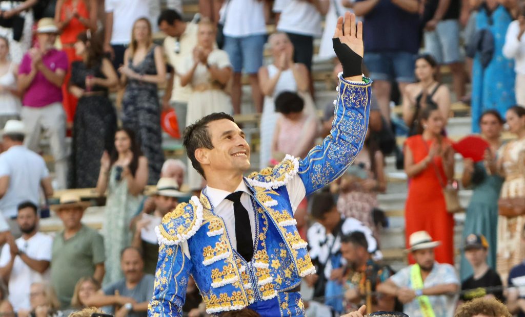 Triunfo de Manzanares en tarde de pasión y decepción morantista en Alicante.