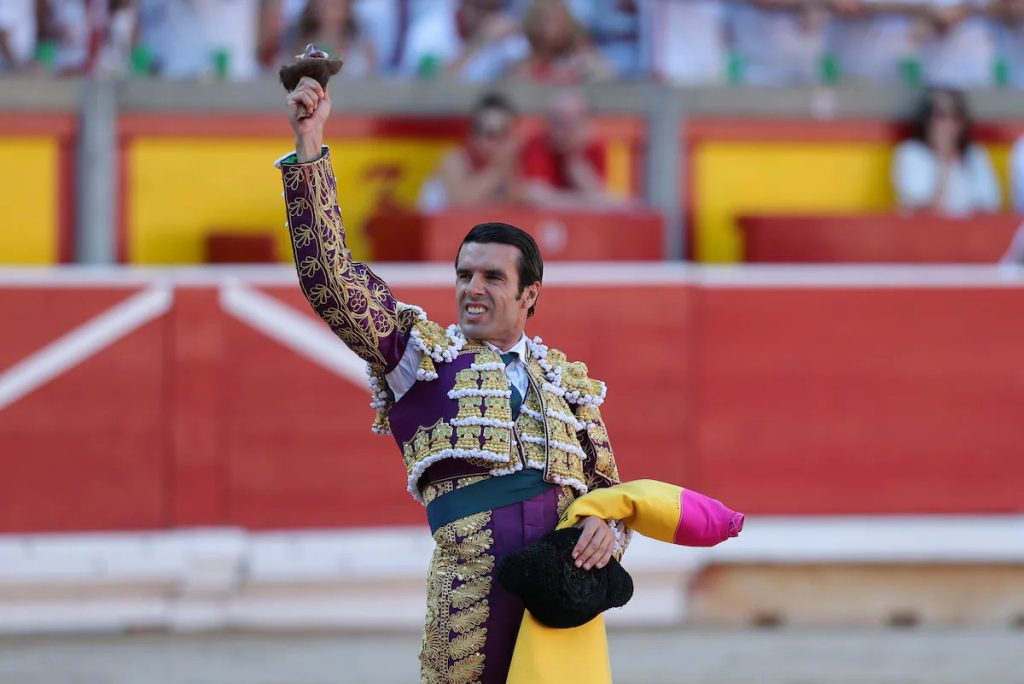 San Fermín: Notable y completa corrida de Victoriano del Río.