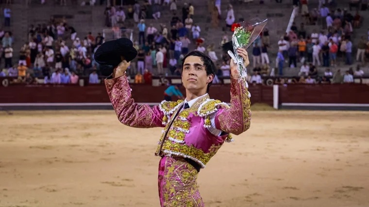 CERTAMEN DE NOVILLADAS NOCTURNAS DE LAS VENTAS: Esta vez Las Ventas sí quiso ver al Mene.