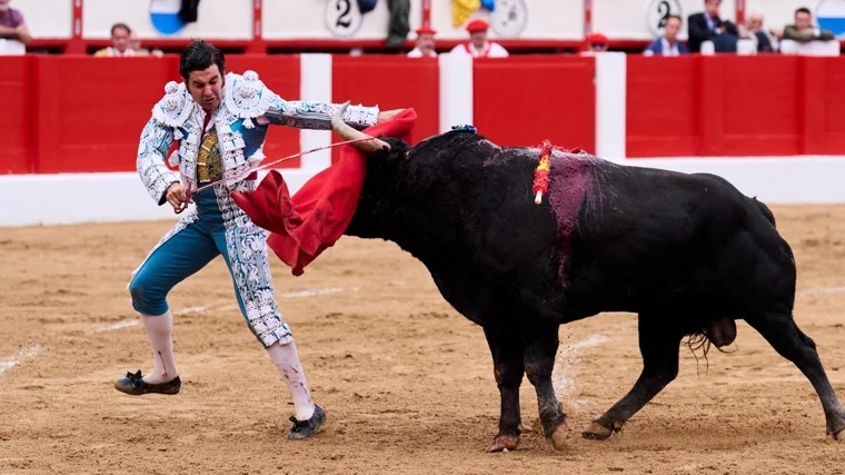 Hasta Morante se enfadó por el desencanto ganadero de Santander.