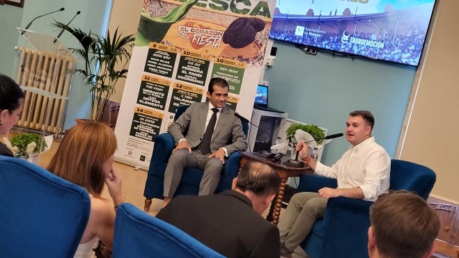 Huesca disfruta de una charla con Joselito Adame: “Aquí tengo especial empatía con la gente”