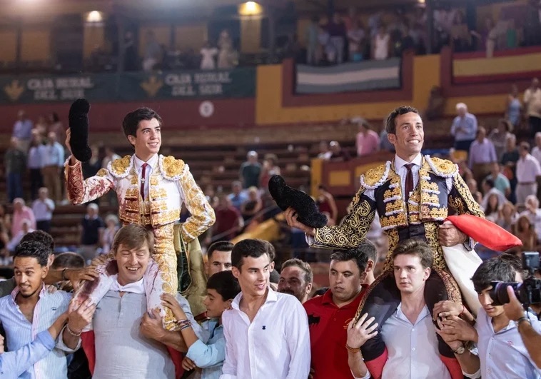 David de Miranda cuaja una tarde cumbre en Huelva, que sale a hombros junto a Marco Pérez.