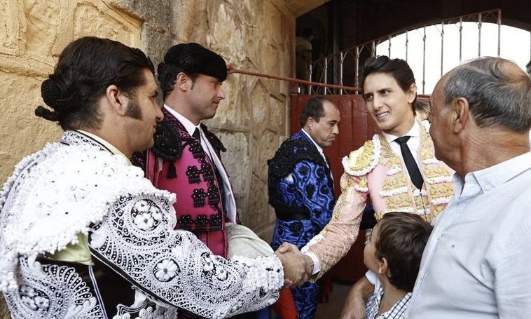 Morante vs Roca: La guerra empieza en El Puerto.