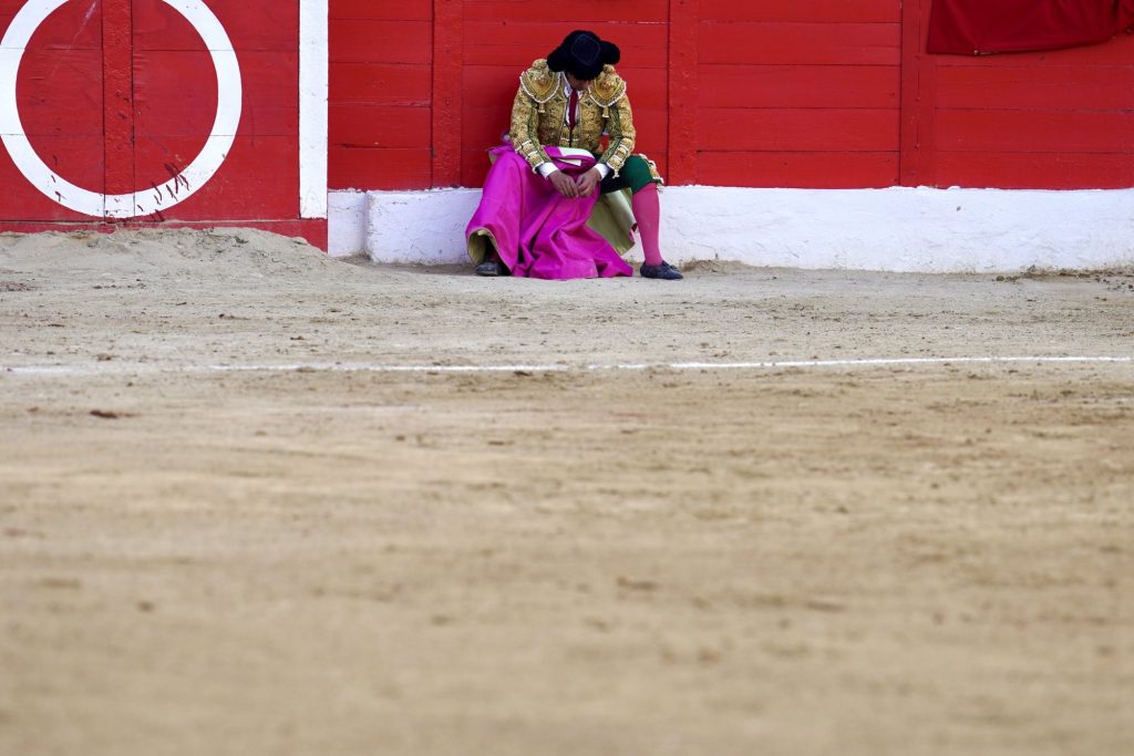 La esperada y frustrante reaparición de Morante y la exaltación de la españolidad en la última frontera de Melilla.
