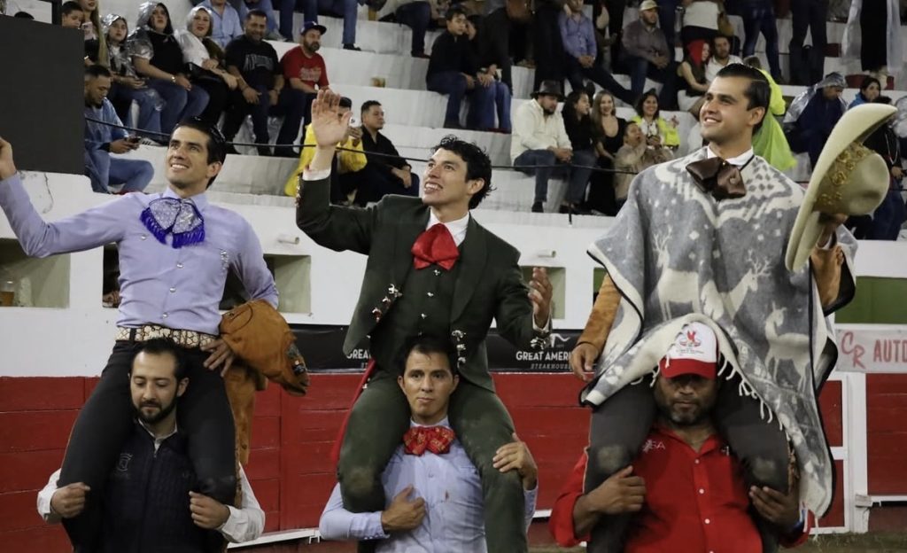 Noche de emociones en Ciudad Juárez pese a las condiciones climatológicas