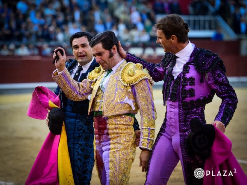 Morante de la Puebla se retira por sorpresa tras una tarde histórica en Las Ventas.