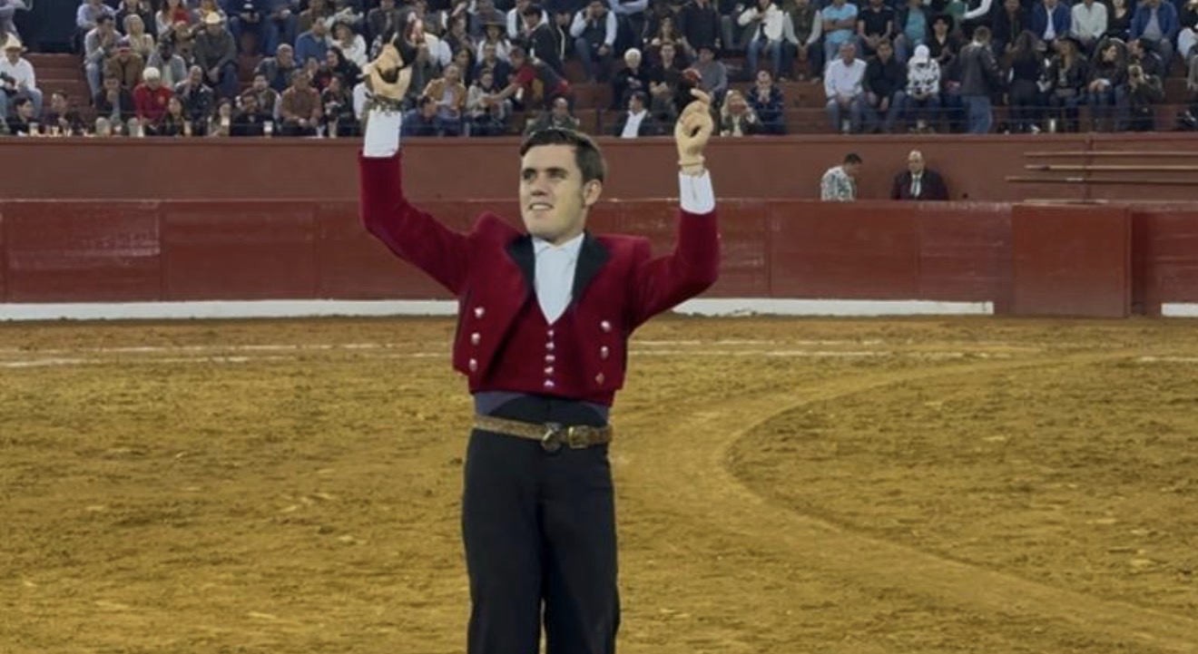 Guillermo Hermoso Brilla y Encabeza una Noche de Triunfos en el 130º Aniversario de El Paseo.