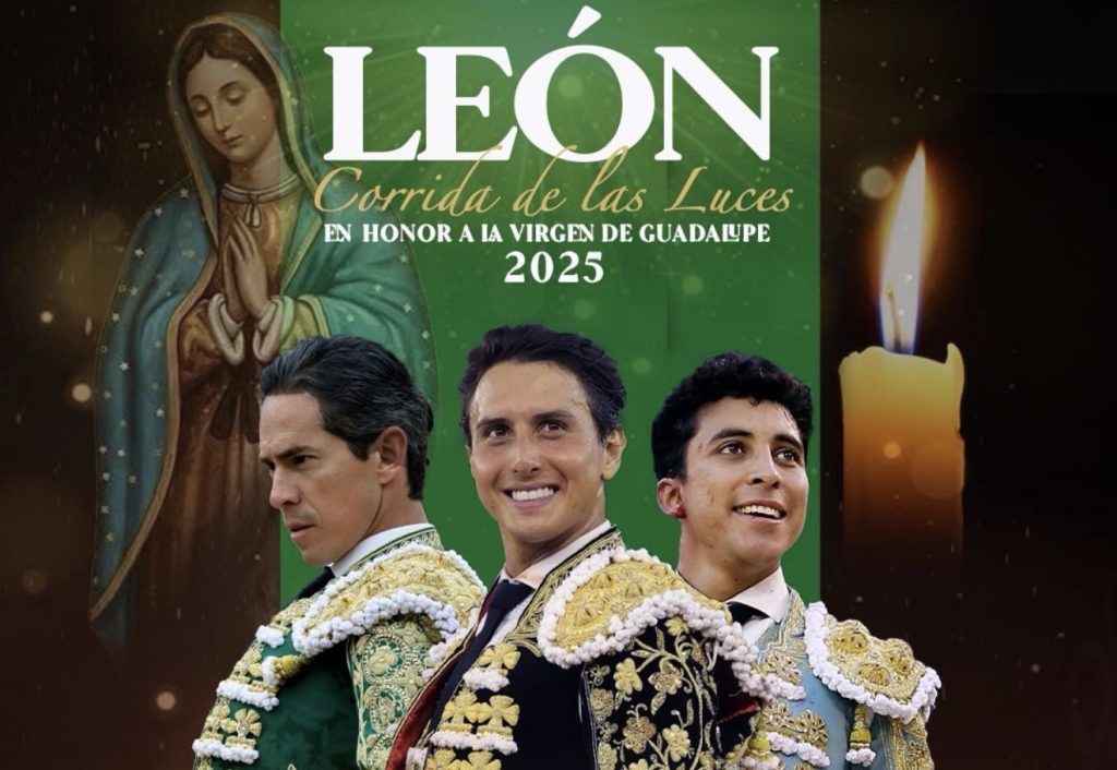 Espectacular Corrida de las Luces en la Plaza de Toros La Luz.