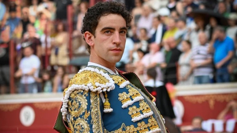 Víctor Hernández ficha a Miguel Abellán para dirigir su carrera.