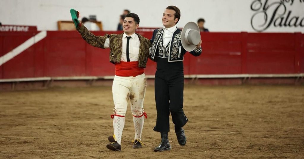 Guadalajara: Una oreja con peso en la tarde internacional del rejoneo.