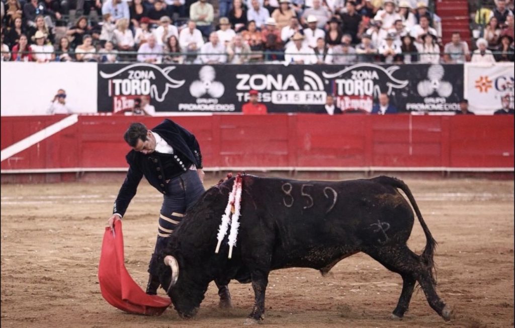 Un emotivo festival y un indulto marcan el cierre de la Temporada Grande 2025 en Guadalajara.