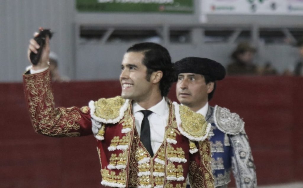Andy Cartagena y Diego San Román sellan con triunfo el cierre de la Feria de Moroleón.