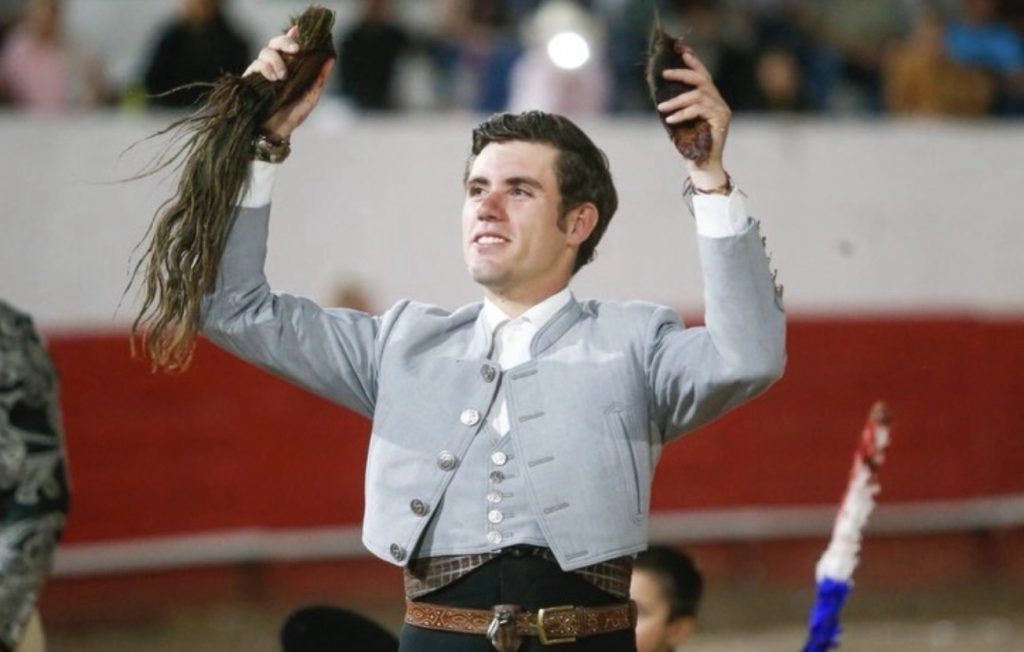 Guillermo Hermoso de Mendoza, firma una tarde histórica en Juchipila (México)