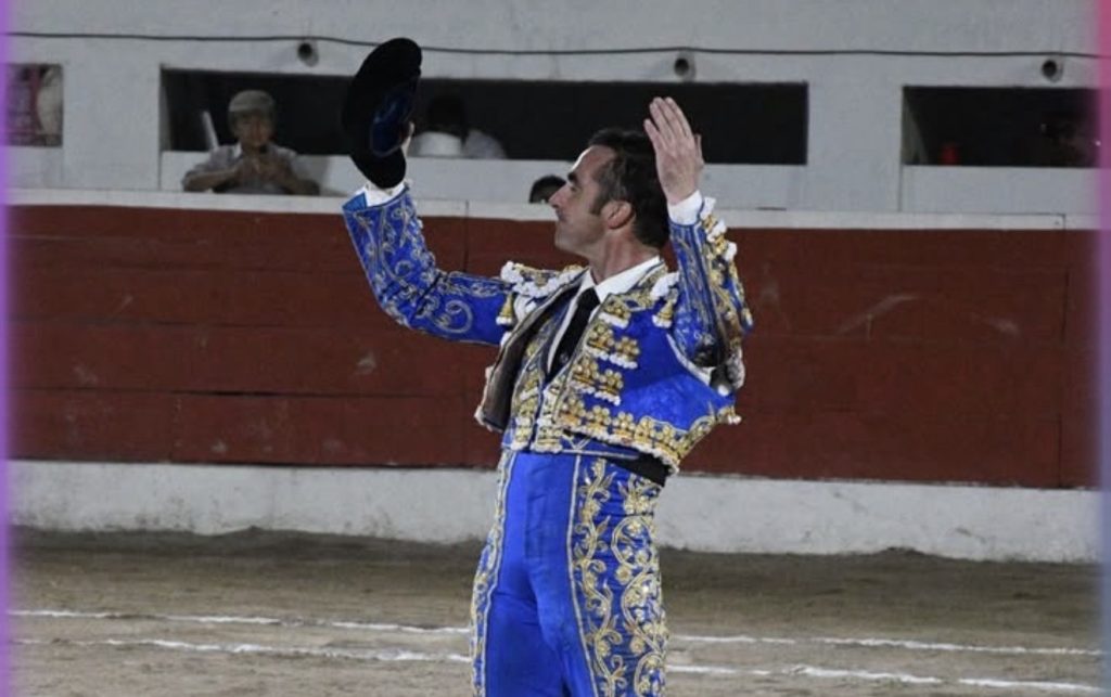 “El Fandi” da una clase en Motul.